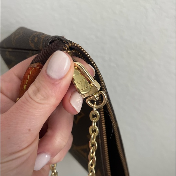 Louis Vuitton Pochette Accessoires - Picture 4 of 8